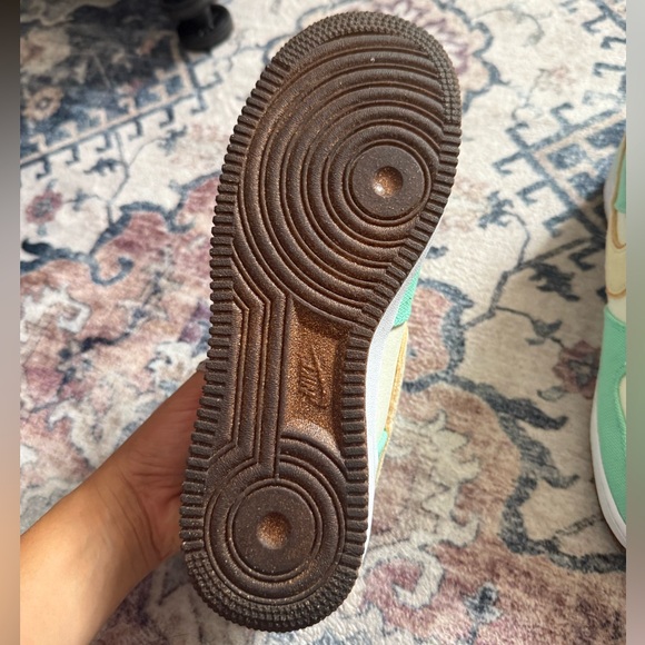 Nike AF1 07 LX HAPPY PINEAPPLE - Picture 4 of 5